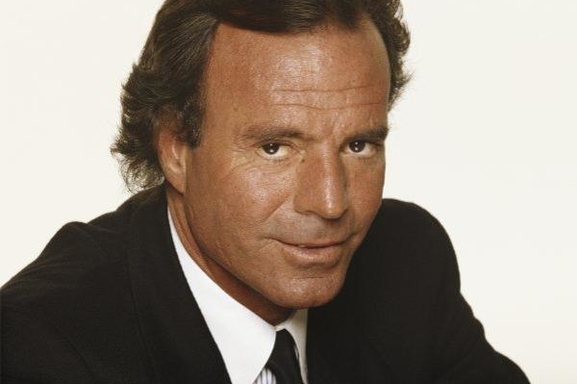 Julio Iglesias sigue en forma