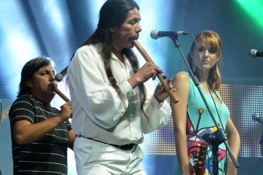 León Gieco y los dúos marcaron el paso de la cuarta noche