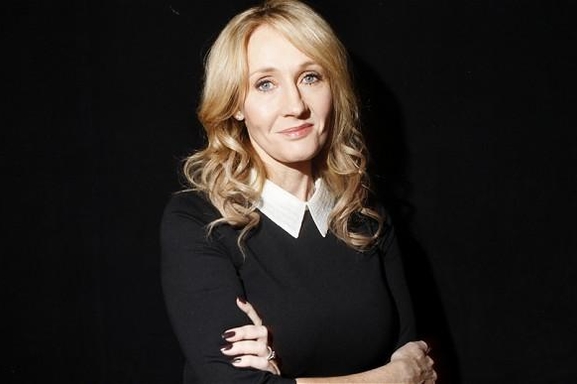 La televisión inglesa cambia el final de la última de novela de J.K. Rowling