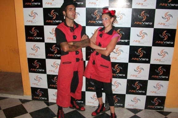 Artistas en su Salsa presenta su espectaculo Cebolla y Betun