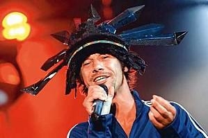 Jamiroquai convirtió el estadio de Ferro en una gran pista de baile