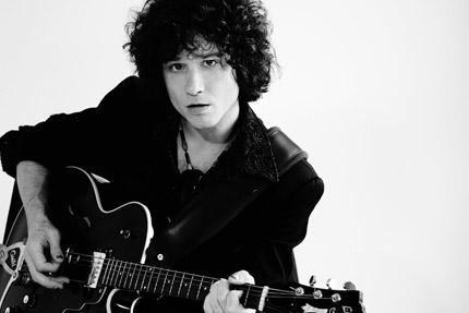 Fanáticos del músico español Enrique Bunbury rendirán tributo en 16 países del mundo