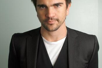 Juanes cantará en español en los Grammy