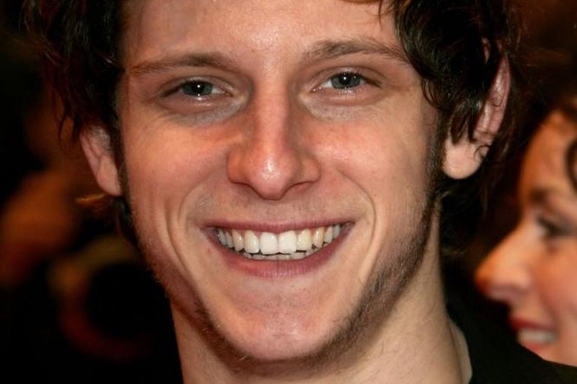 Jamie Bell en la película "The Retreat"