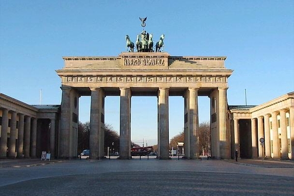 Daniel Barenboim y Peter Gabriel recordarán la caída del muro de Berlín