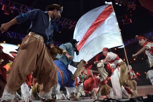 León Gieco y los dúos marcaron el paso de la cuarta noche