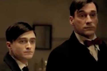 Radcliffe (Harry Potter) y Hamm (Mad Men) juntos en la serie " A Young Doctor's Notebook"