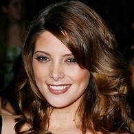 ¡Ashley Greene:embajadora de cosméticos!