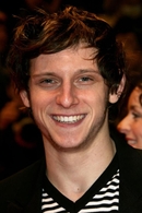 Jamie Bell en la película "The Retreat"