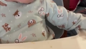 Comiendo con la cara