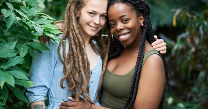 Casting actrices de 20 a 35 años con Rastas para videoclip y conducir un programa en YouTube
