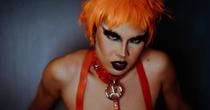 Se solicita drag queen de 18 a 25 años que hable otro idioma para proyecto