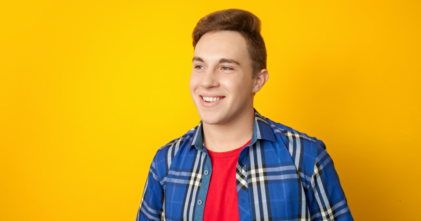 Casting actor con edad aparente de 17 años pero con más de 18 años para tesis universitaria en Buenos Aires