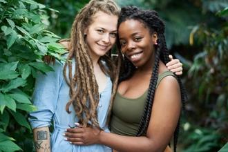 Casting actrices de 20 a 35 años con Rastas para videoclip y conducir un programa en YouTube