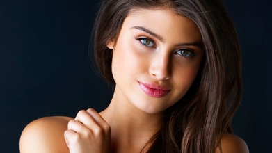 Se busca modelo femenino de 20 a 45 años para fotografía de catalogo de venta por internet