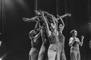 Se requieren bailarinas de 18 a 25 años para obra de teatro en el centro de Buenos Aires