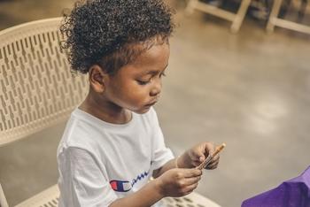 Se precisan nenes afros varones entre 5 y 14 años para publicidad
