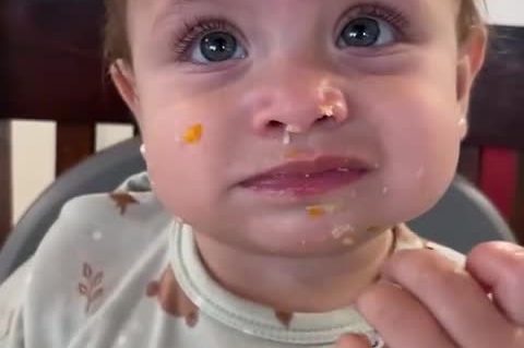 Comiendo con la cara